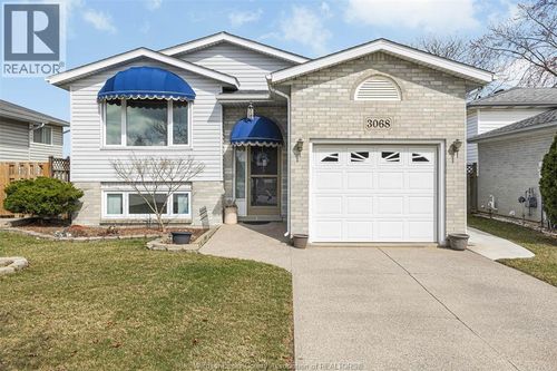 3068 Loebach Dr, Windsor, ON, N8T3M7 | Card Image
