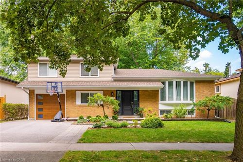 479 Pinedale Ave, Burlington, ON, L7L3W3 | Card Image