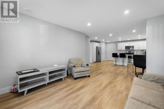 201 - 18 Gilbert Dr, Condo with 1 bedrooms, 1 bathrooms and null parking in East Royalty PE | Image 18