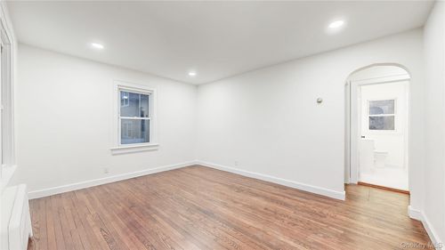 23 Cherry St, East Northport, NY, 11731-2206 | Card Image