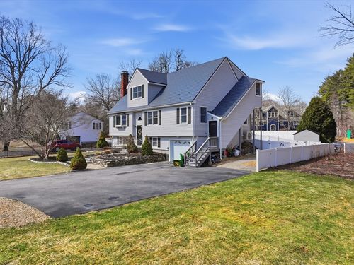 43 Whitney St, Northborough, MA, 01532-1429 | Card Image