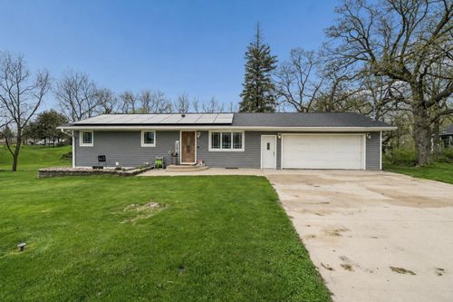 121 10th St Sw, Oelwein, IA, 50662-2930 | Card Image
