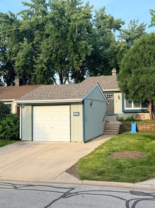 333 Colony Green Dr, Bloomingdale, IL, 60108-2157 | Card Image