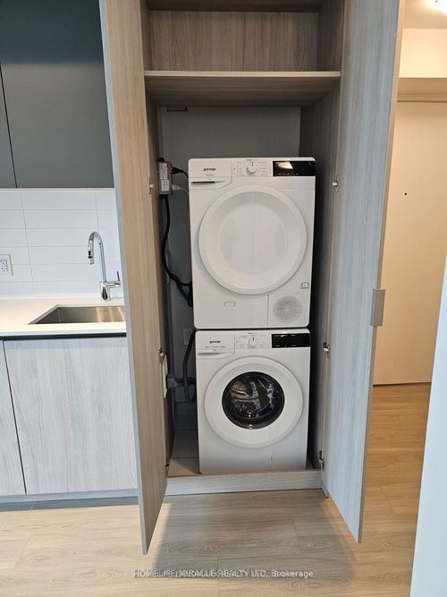 3501-8 Widmer St, Toronto, ON, M5V0W6 | Card Image