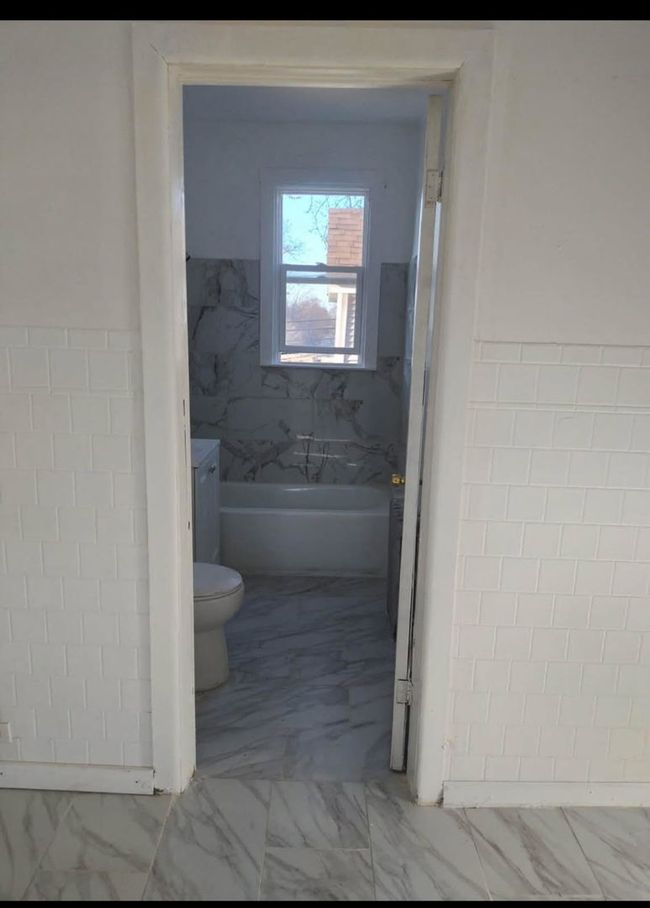 APT-1S - 7759 S Kingston Ave, Condo with 2 bedrooms, 1 bathrooms and null parking in Chicago IL | Image 5
