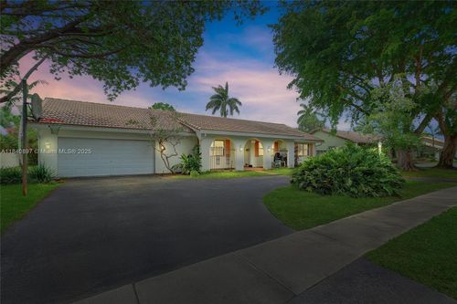 7461 Sw 7th St, Plantation, FL, 33317-3828 | Card Image