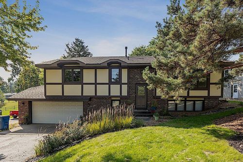 2391 7th St Nw, New Brighton, MN, 55112-6524 | Card Image