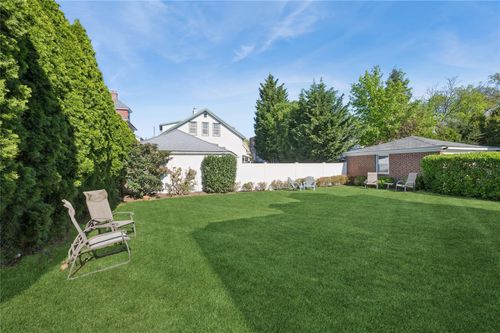 219 Third Ave, Pelham, NY, 10803-1428 | Card Image