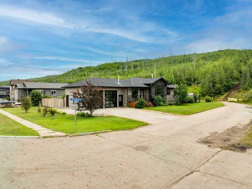 7313 Hughes Ave, Fort Mcmurray, AB, T9H1A8 | Card Image