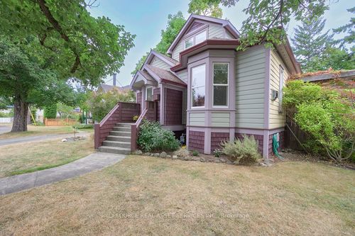 1115 Reno St, Victoria, BC, V9A4B7 | Card Image