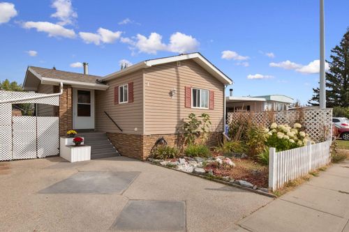 4 Birch Close, Olds, AB, T4H1M2 | Card Image
