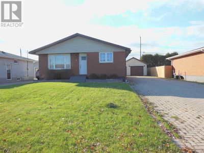 7 Newcastle Dr, Home with 3 bedrooms, 2 bathrooms and null parking in Sault Ste. Marie ON | Image 1