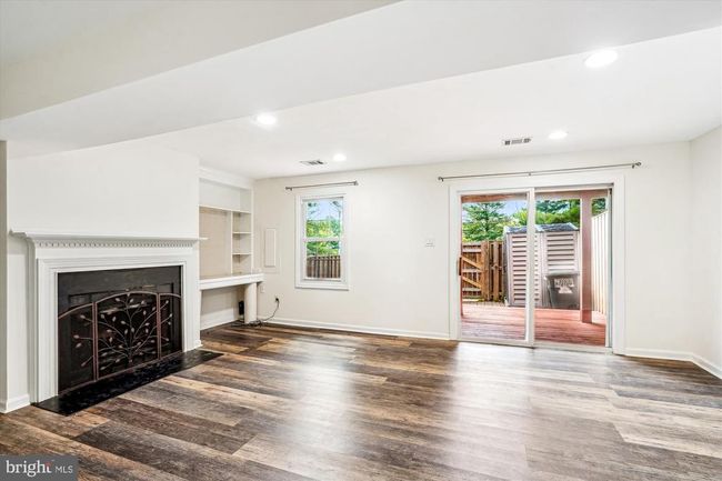 5521 Lakewhite Ct, Townhouse with 3 bedrooms, 4 bathrooms and null parking in FAIRFAX VA | Image 32