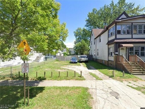2111 W 83rd St, Cleveland, OH, 44102-3803 | Card Image