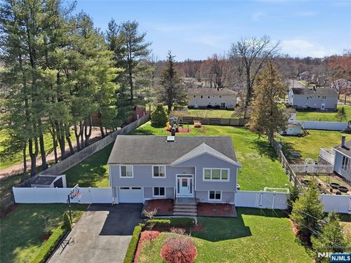 100 Blanch Ave, Closter, NJ, 07624-1304 | Card Image