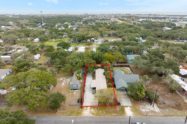 1610 Hardee St, House other with 3 bedrooms, 2 bathrooms and null parking in Rockport TX | Image 35