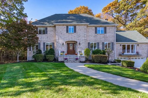135 Lauricella Ln, Waltham, MA, 02452-0303 | Card Image
