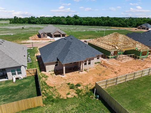 5009 Vine Cliff Rd, Mustang, OK, 73064-1165 | Card Image