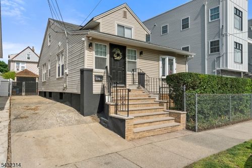 378 E 27th St, Paterson, NJ, 07514-1812 | Card Image