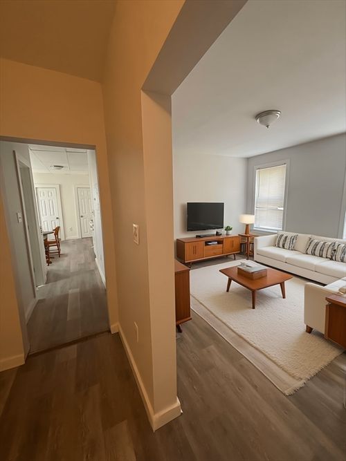 apt-1-98 Highland St, Chelsea, MA, 02150-3291 | Card Image