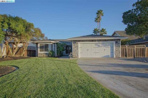 1345 Shell Ct, Discovery Bay, CA, 94505-9428 | Card Image