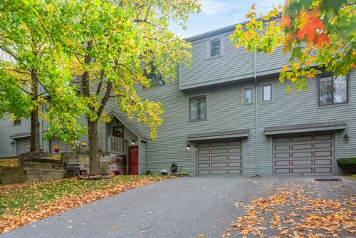 4-4 Pond View Dr, Brookfield, CT, 06804-3426 | Card Image