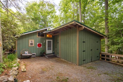 458 Windridge Rd, Newland, NC, 28657-8145 | Card Image