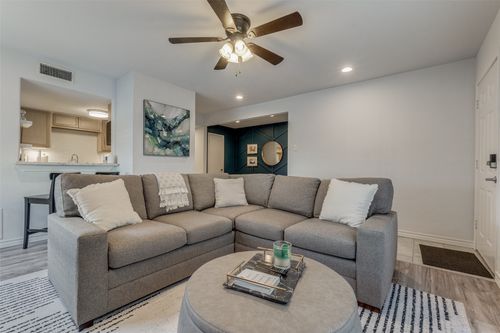 10-4338 Hartford St, Dallas, TX, 75219-2688 | Card Image