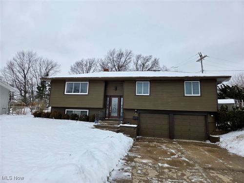 6180 Jamestown Dr, Parma, OH, 44134-4036 | Card Image