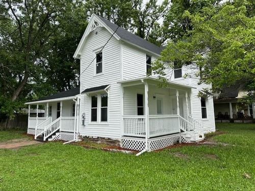 109 N Western Ave, Girard, KS, 66743-1443 | Card Image