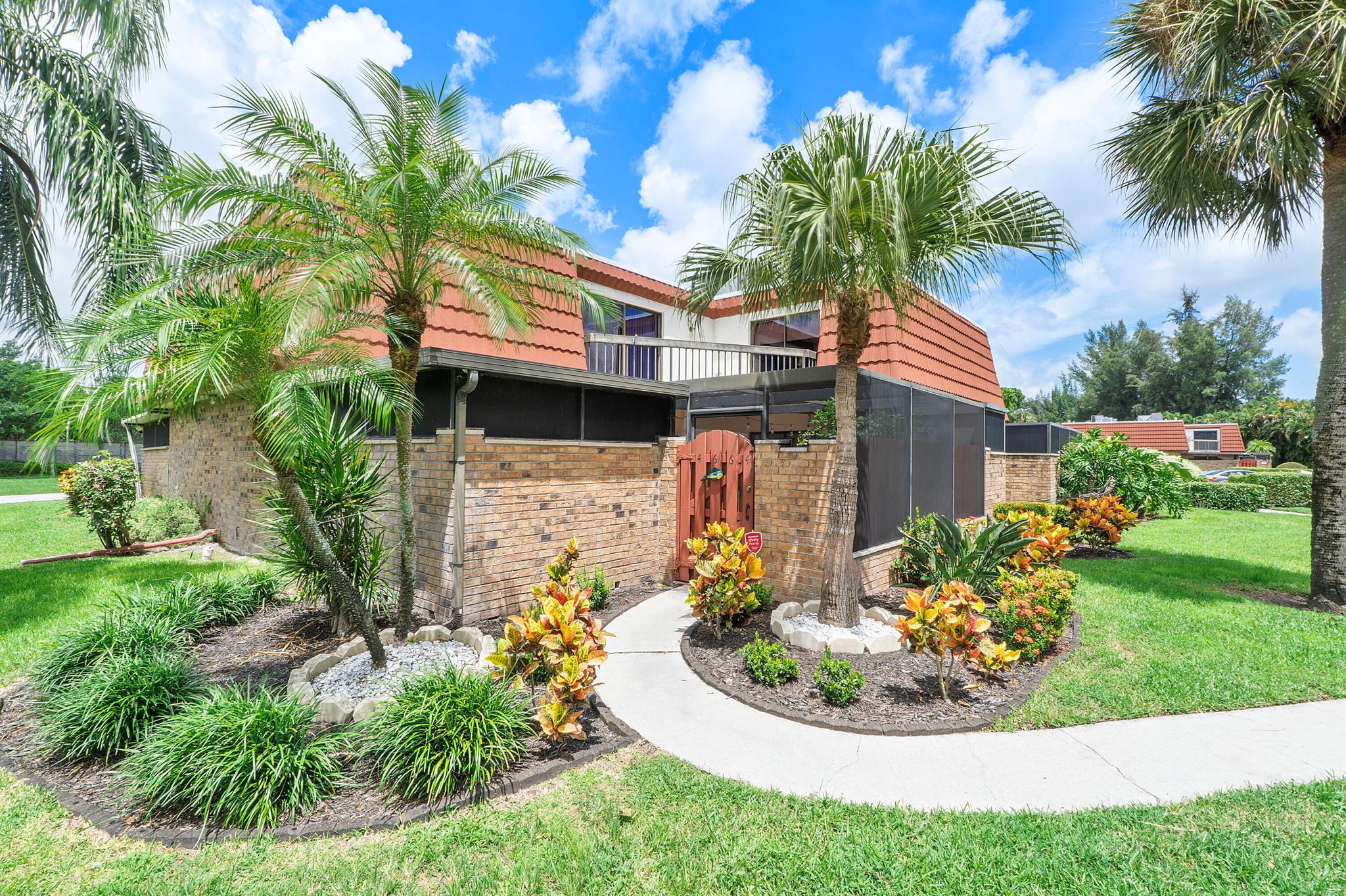 Suburban Pines Dr, Lake Worth, FL 33463