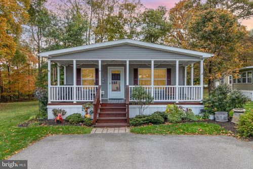 34 Rainbow Cir, Elizabethtown, PA, 17022-1201 | Card Image