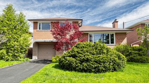 72 Bowerbank Dr, North York, ON, M2M2A1 | Card Image