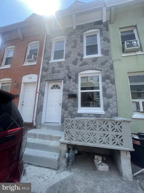 230 Hudson St, READING, PA, 19601-2735 | Card Image