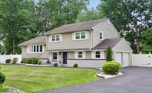 22 Woodhaven Rd, Parsippany, NJ, 07054-1468 | Card Image