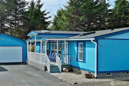 609 Chenois Ave Ne, Ocean Shores, WA, 98569-9408 | Card Image