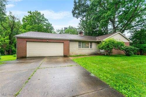 1729 Mccollum Rd, Youngstown, OH, 44509-2132 | Card Image