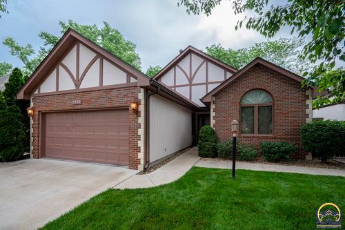2324 Sw Brookhaven Ln, Topeka, KS, 66614-4277 | Card Image