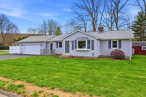 42 Sandra Rd, Easthampton, MA, 01027-2511 | Card Image