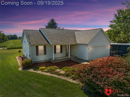8110 Middleton Rd, Corunna, MI, 48817-9581 | Card Image