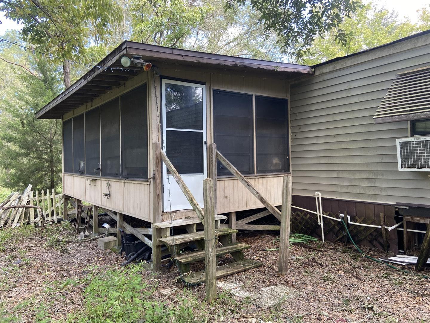62nd Ct, Trenton, FL 32693