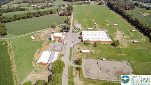 5727 Youngs Hill Rd, Forks Twp, PA, 18040-6902 | Card Image