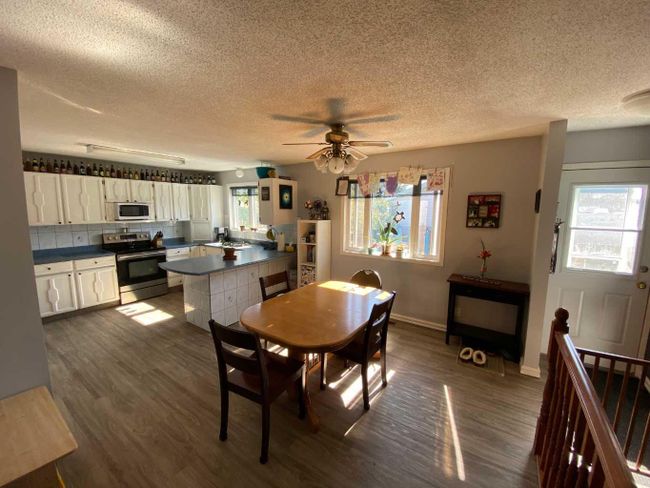 4905 Parkview Drive, Home with 5 bedrooms, 3 bathrooms and 2 parking in Castor AB | Image 5