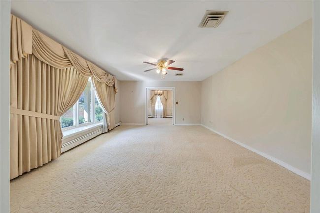 LIVING ROOM/FRESH CARPET | Image 35