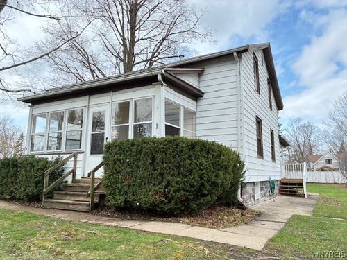 1 Center St, Angola, NY, 14006-1305 | Card Image