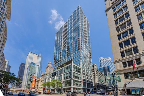 1803-8 E Randolph St, Chicago, IL, 60601-3633 | Card Image