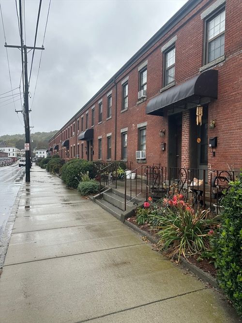 37-37 Grove St, Clinton, MA, 01510-3601 | Card Image