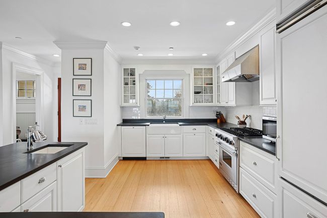 2 - 538 Dune Rd, Condo with 3 bedrooms, 4 bathrooms and null parking in Southampton NY | Image 4