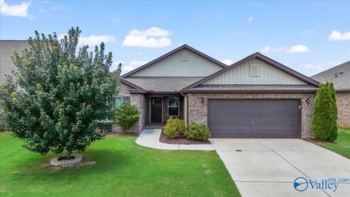 221 Hydra Cir, Huntsville, AL, 35811-8150 | Card Image