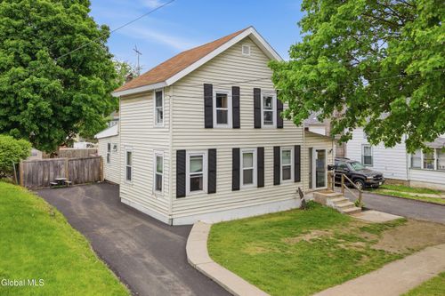 8 4th St, South Glens Falls, NY, 12803-4999 | Card Image
